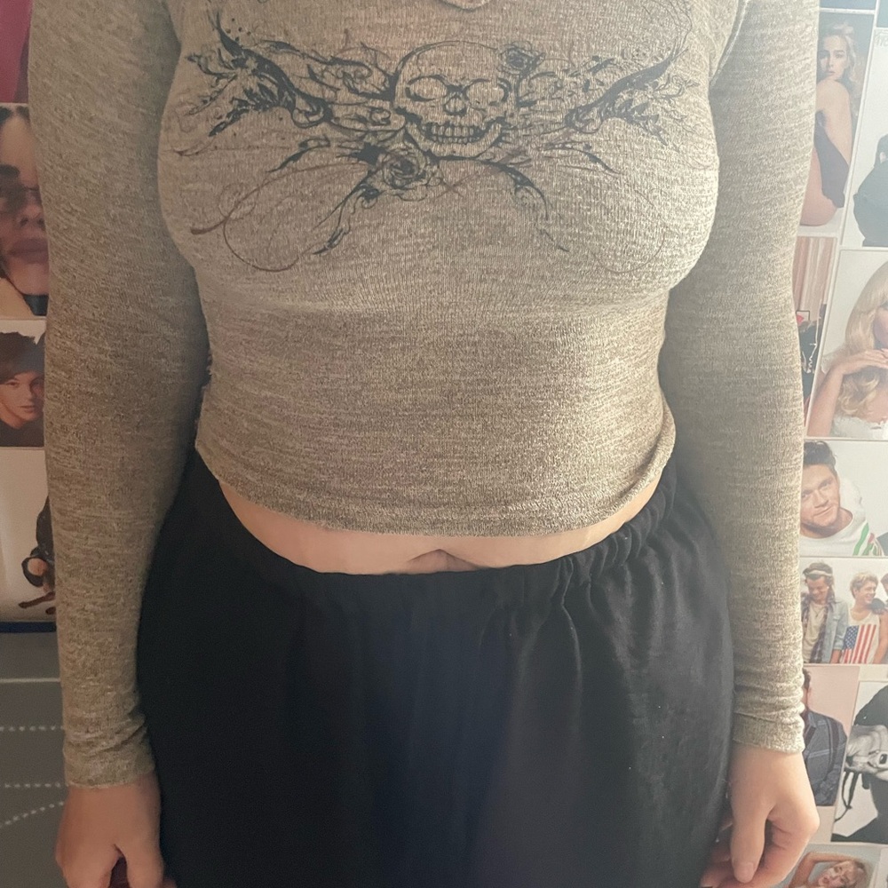 Rue21 Gray Fitted Crop Blouse